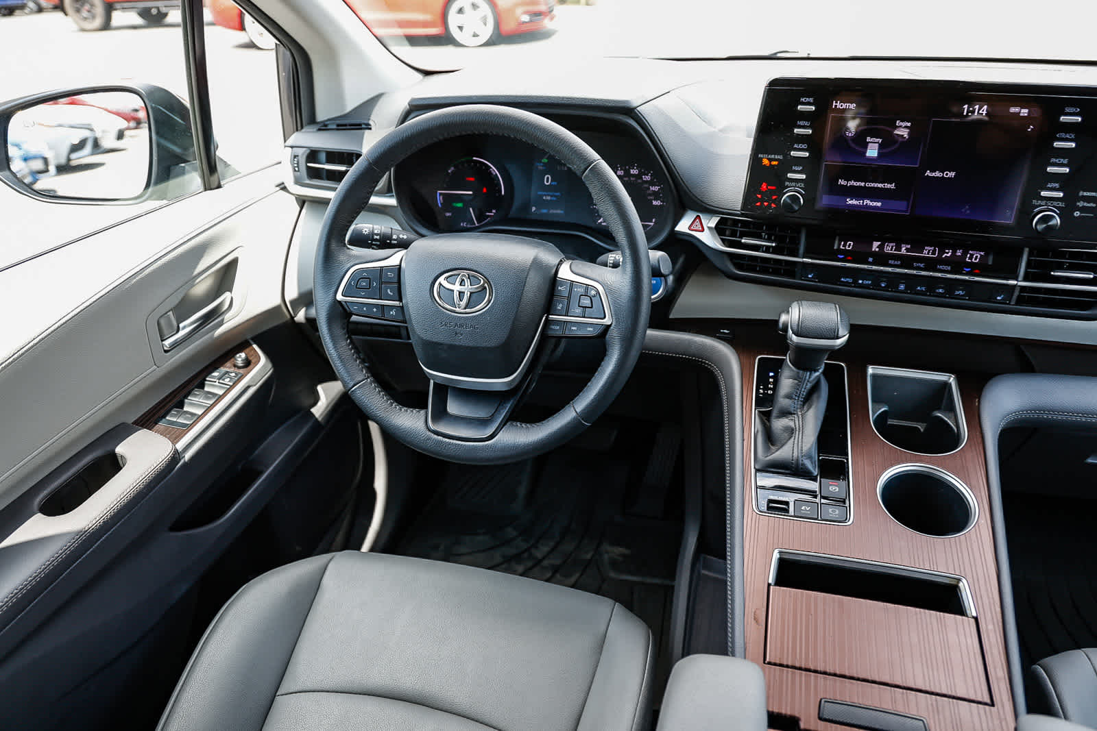 Thumbnail: 2023 Toyota Sienna - 22