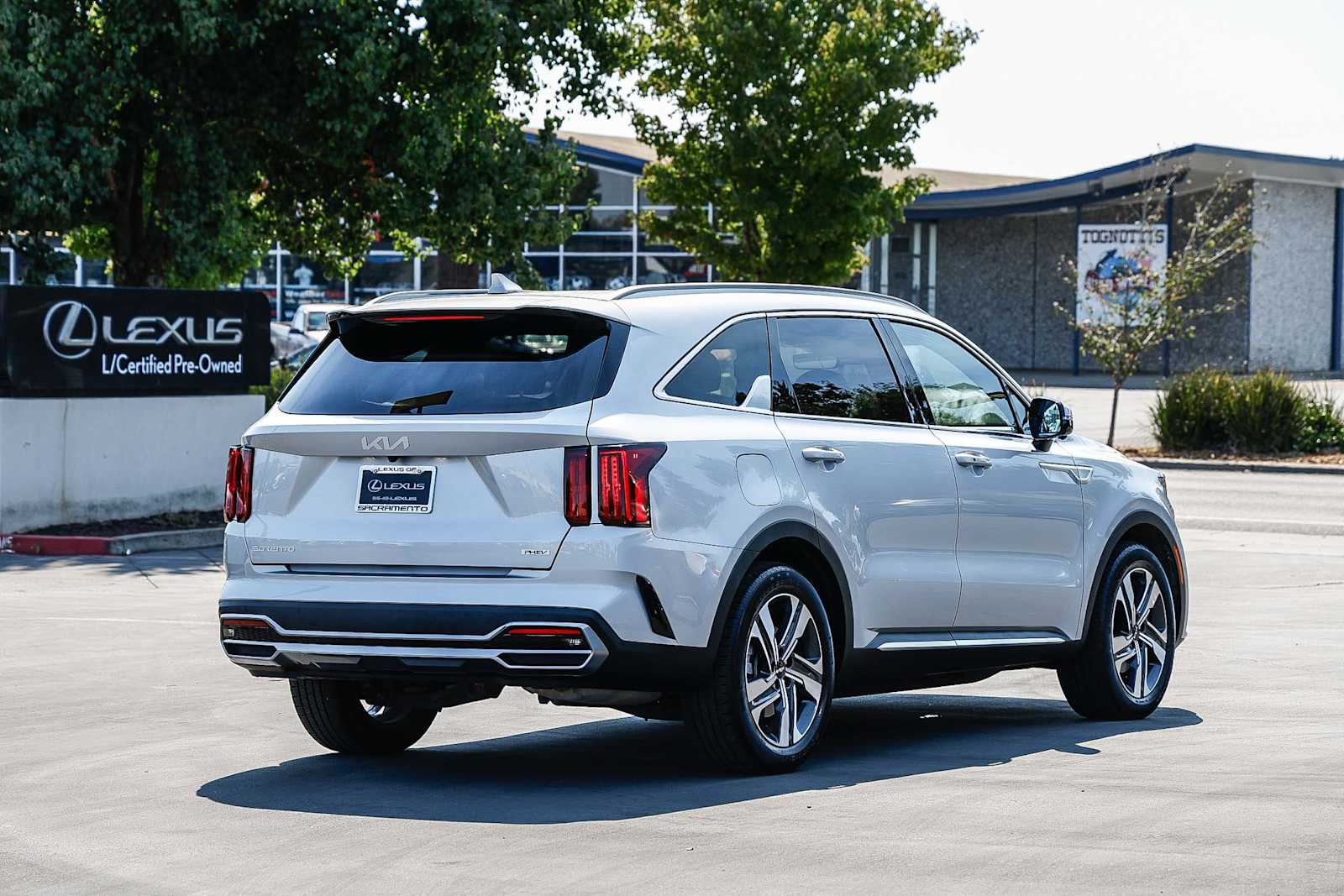 Thumbnail: 2023 Kia Sorento - 4