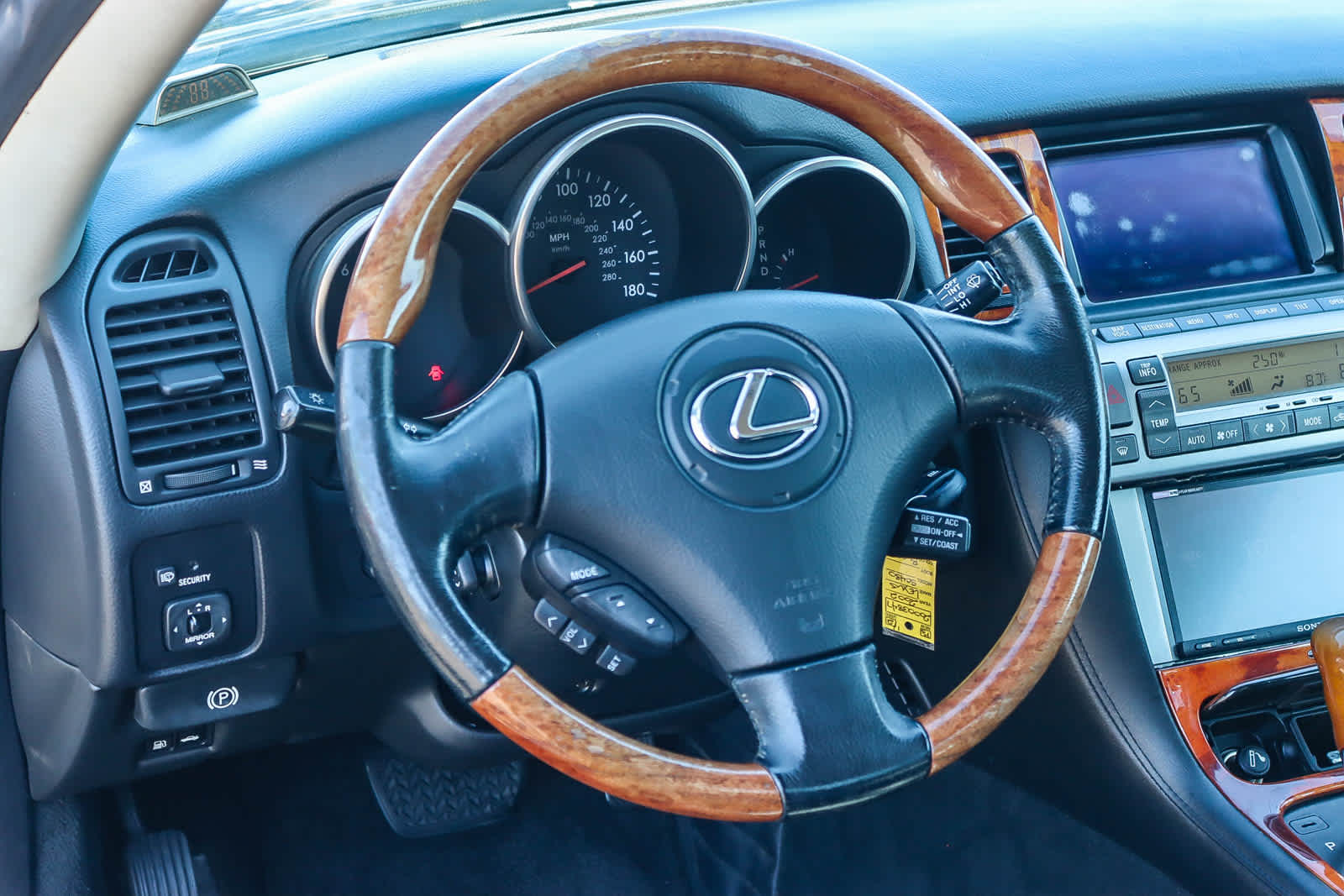 Thumbnail: 2002 Lexus SC - 14