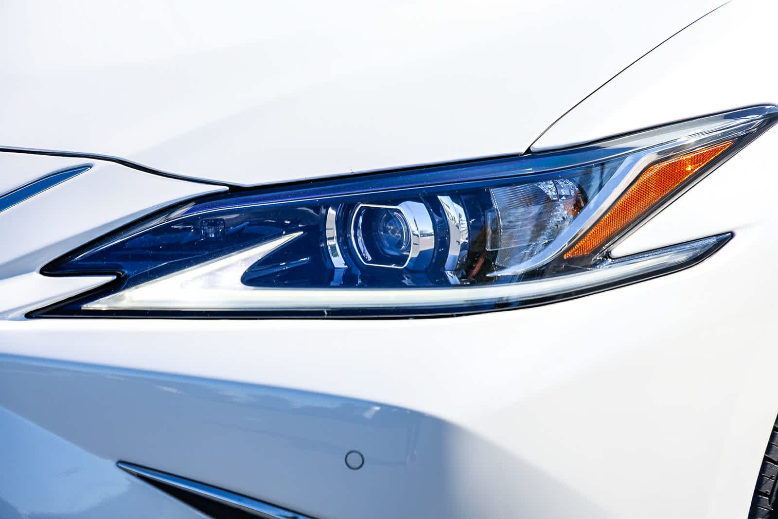 Thumbnail: 2023 Lexus ES - 7