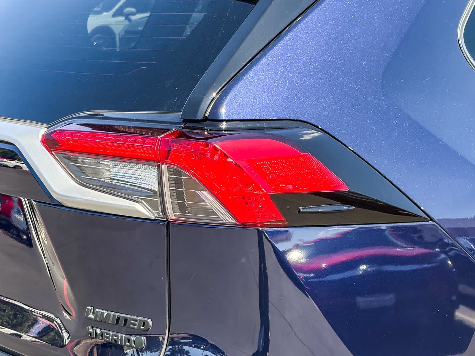 2020 Toyota RAV4 Hybrid Limited photo 3