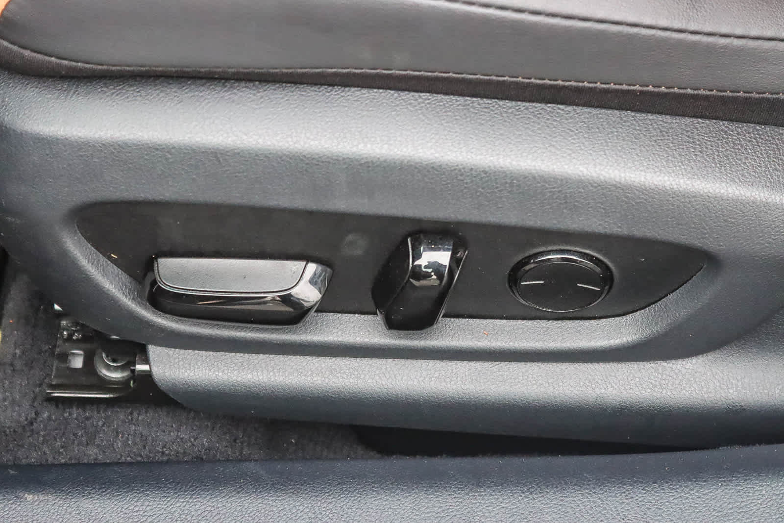 Thumbnail: 2025 Lexus ES - 21