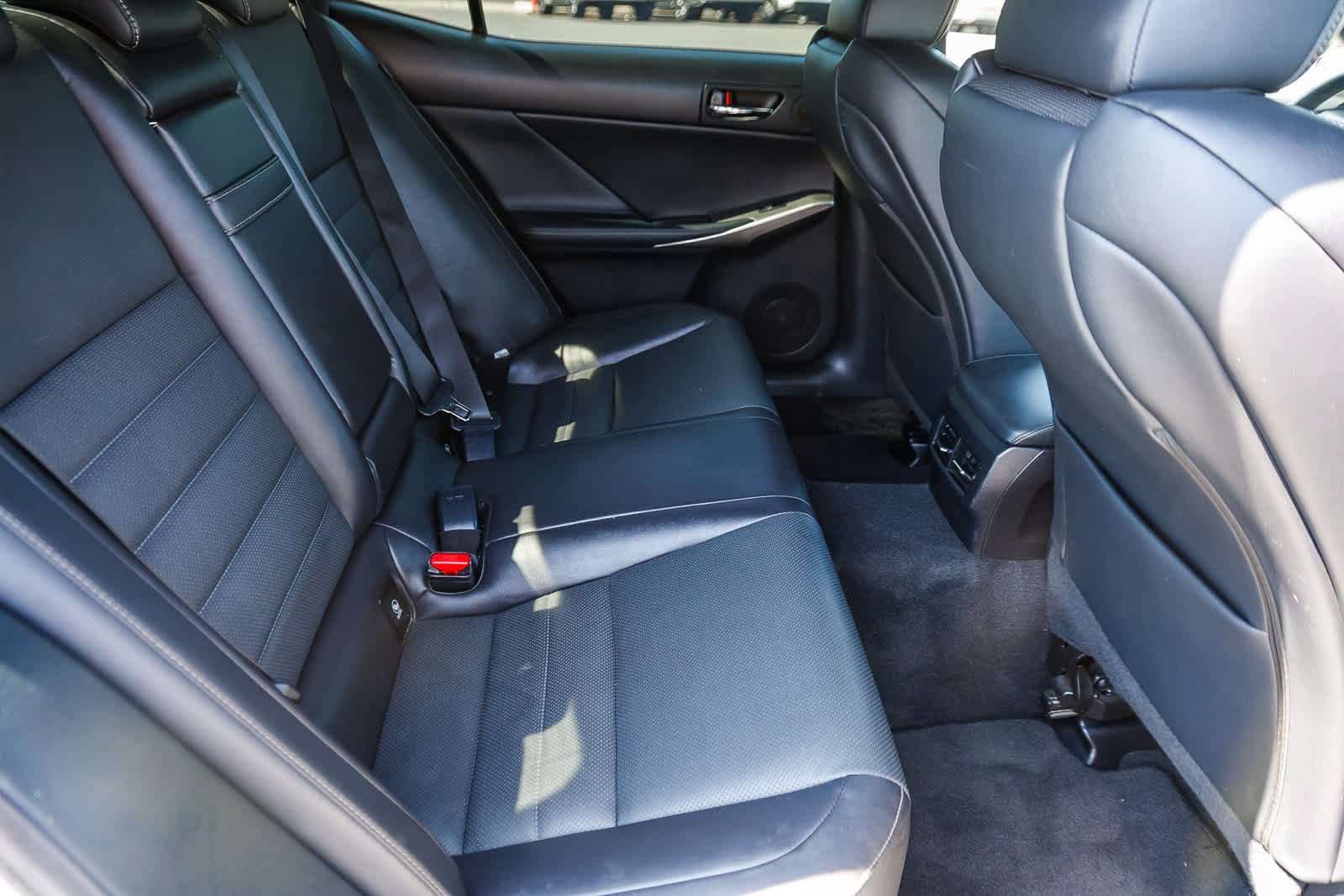 Thumbnail: 2015 Lexus IS - 19