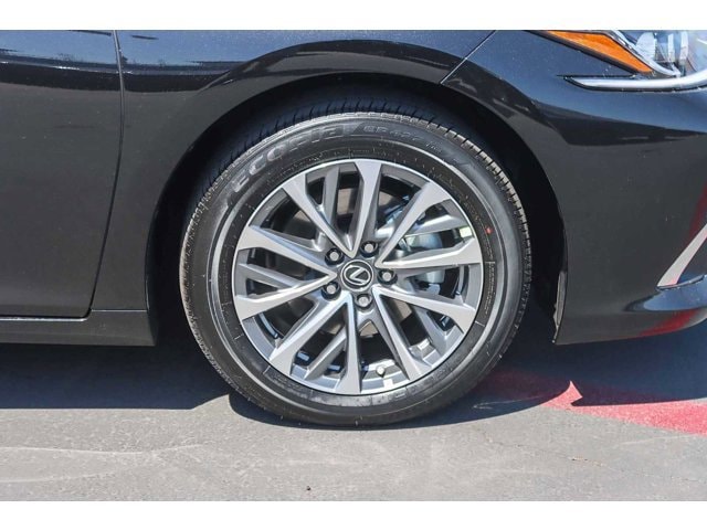 Thumbnail: 2025 Lexus ES - 9