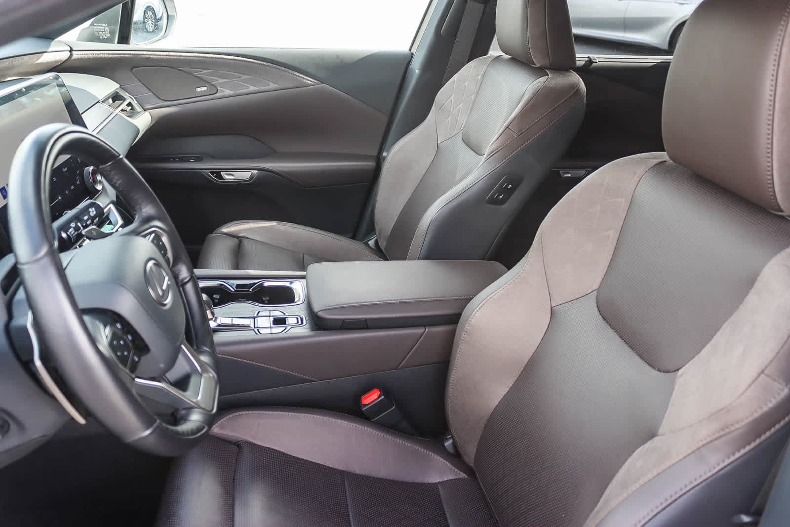 Thumbnail: 2024 Lexus RX - 16