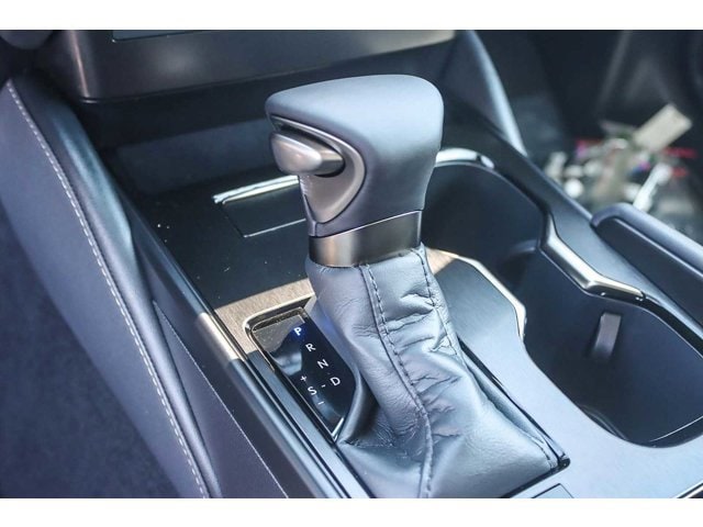 Thumbnail: 2025 Lexus ES - 20