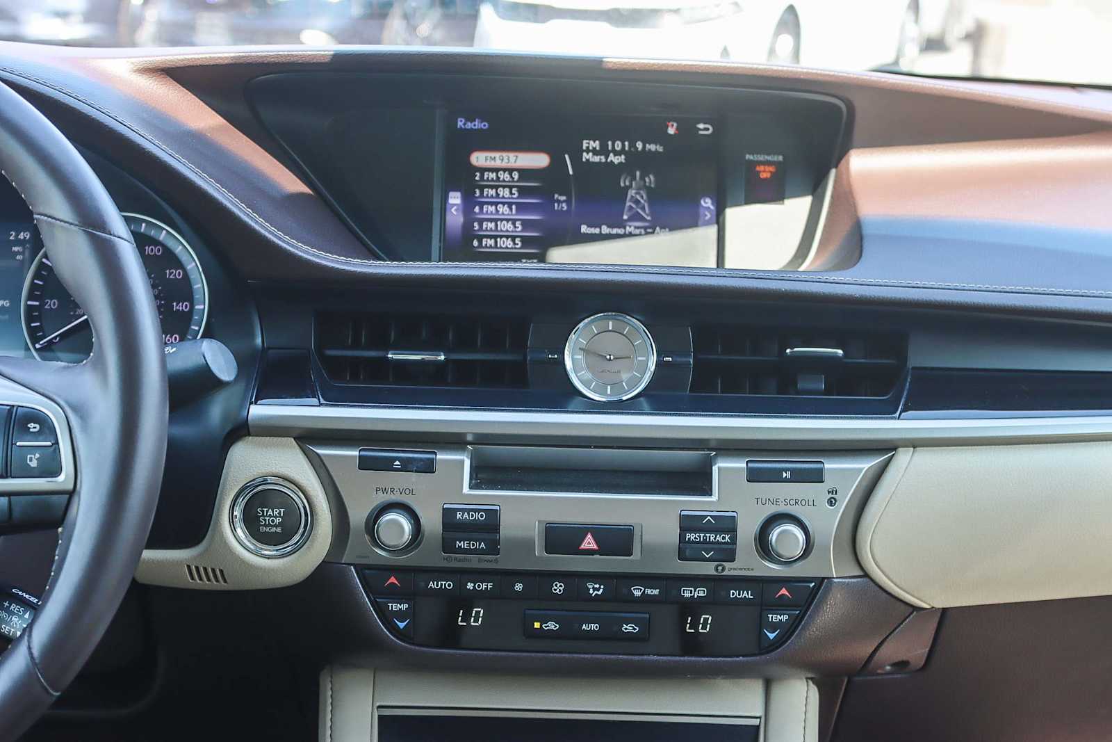 Thumbnail: 2017 Lexus ES - 12