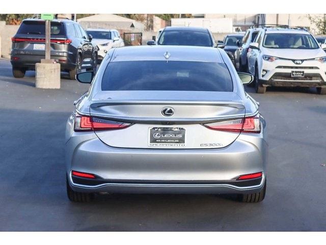 Thumbnail: 2025 Lexus ES - 3