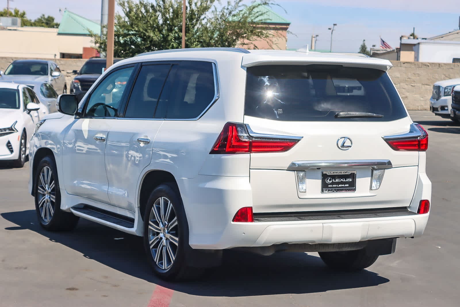 Thumbnail: 2016 Lexus LX - 2