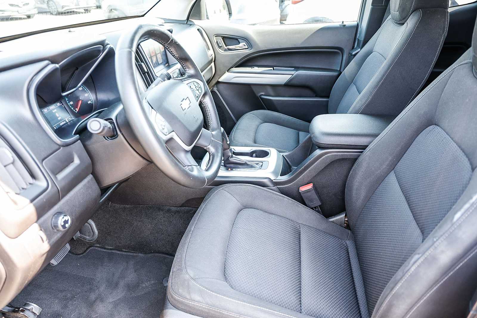 Thumbnail: 2015 Chevrolet Colorado - 19