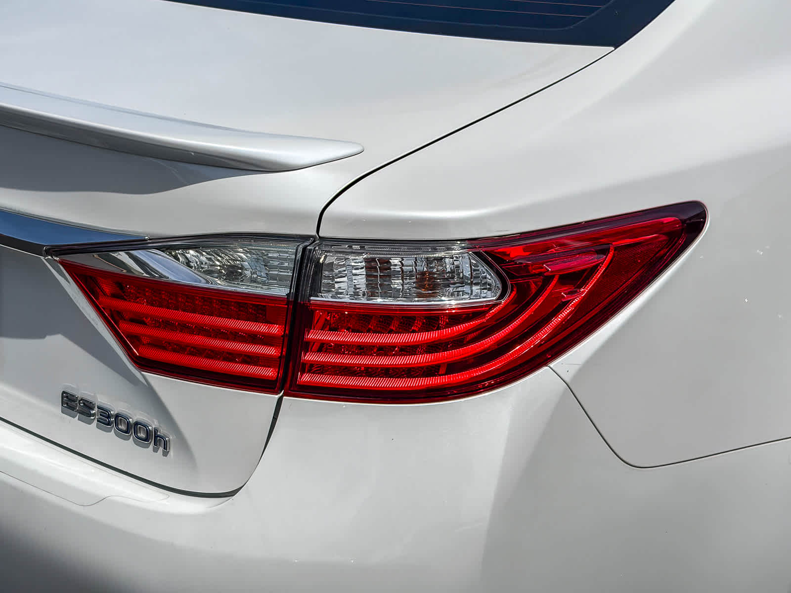 2013 LEXUS ES 300h photo 3