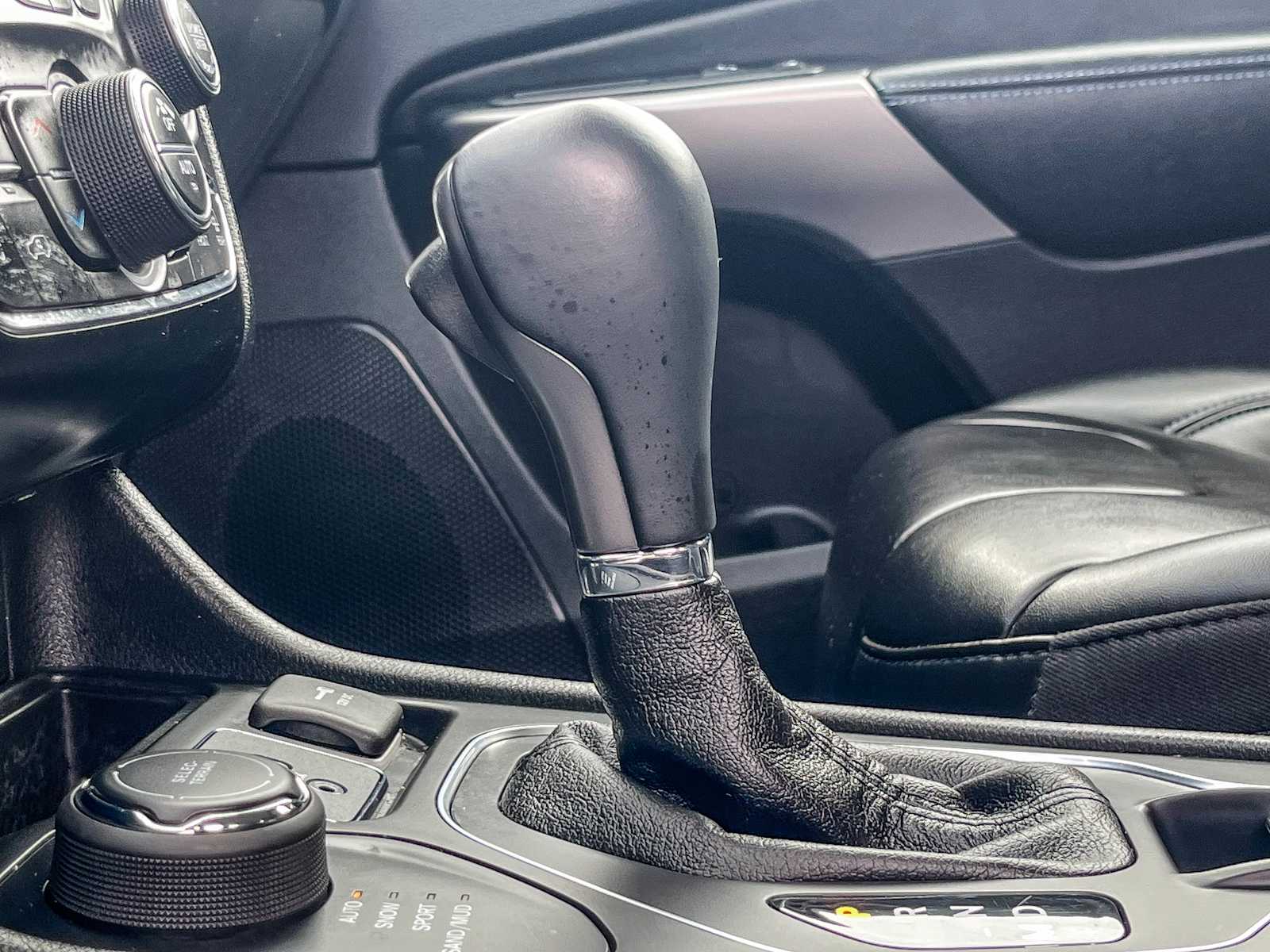 Thumbnail: 2019 Jeep Cherokee - 21