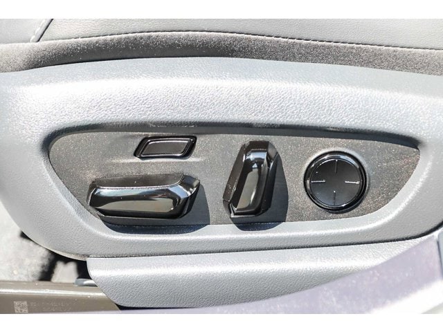 Thumbnail: 2025 Lexus ES - 24