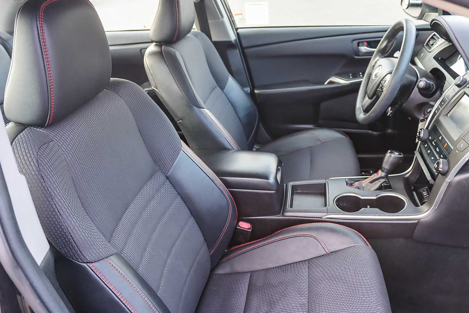 Thumbnail: 2017 Toyota Camry - 15