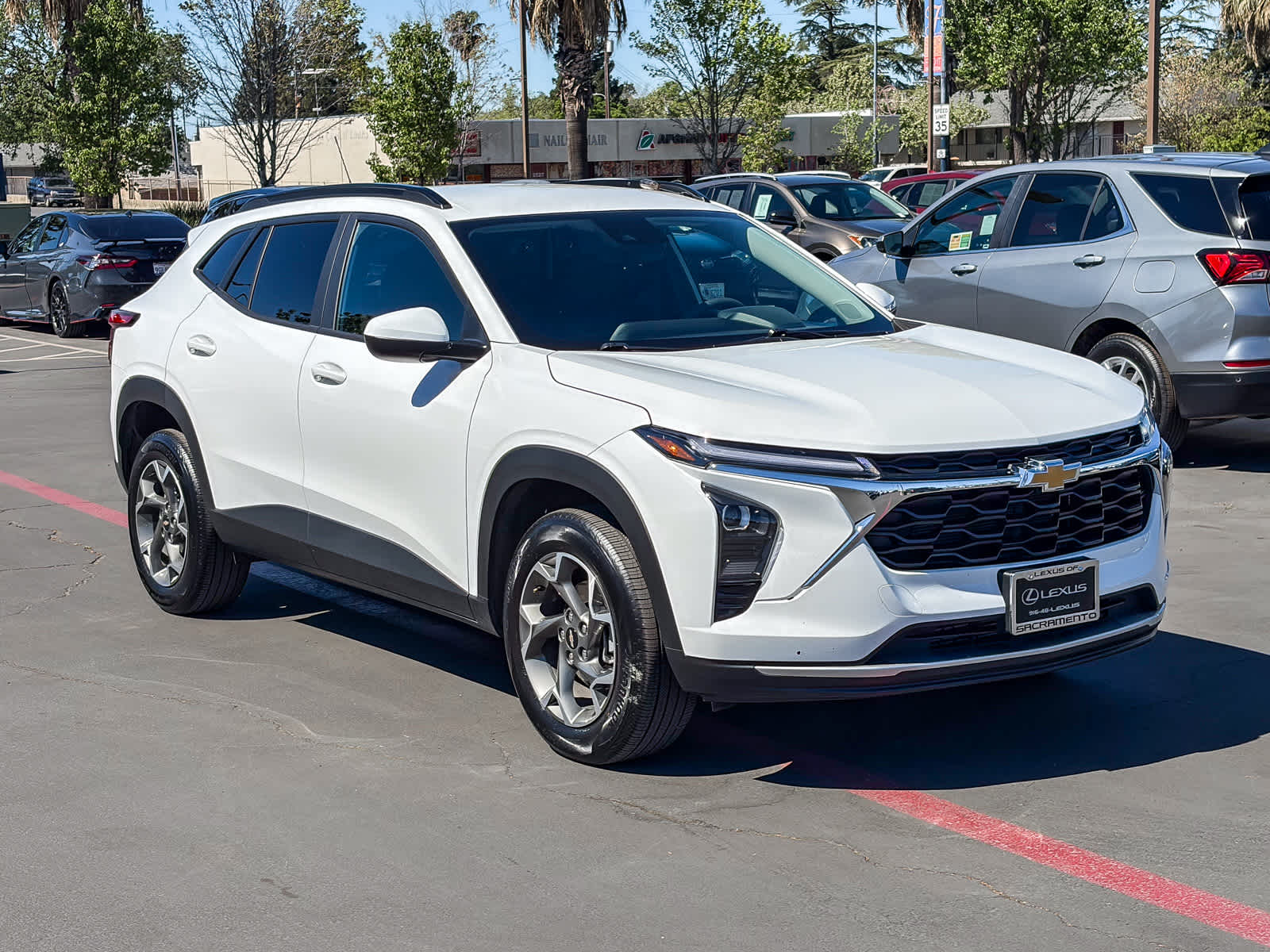 2025 Chevrolet Trax LT photo 4