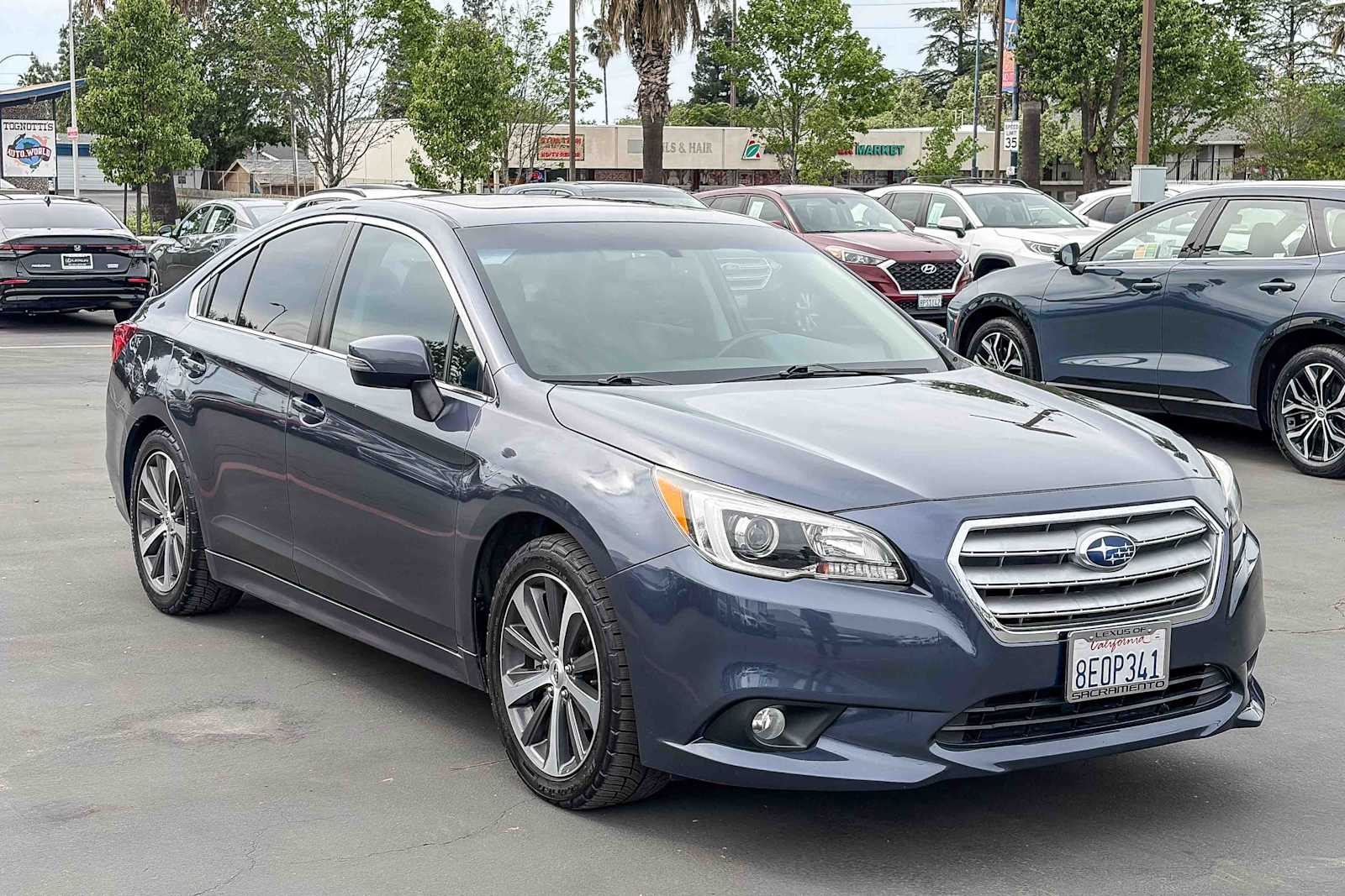 2017 Subaru Legacy 2.5i Limited with photo 4