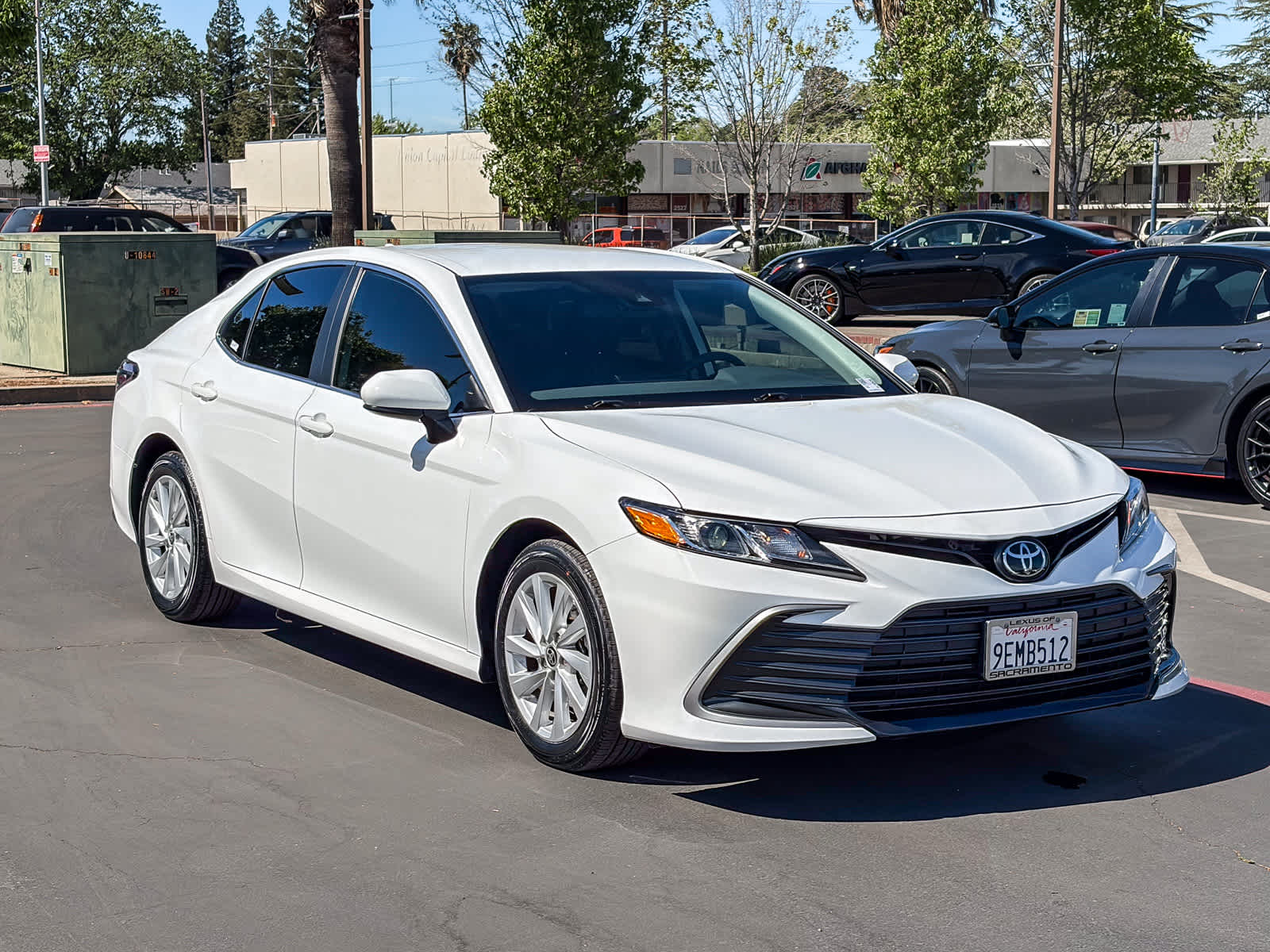 2023 Toyota Camry LE photo 4