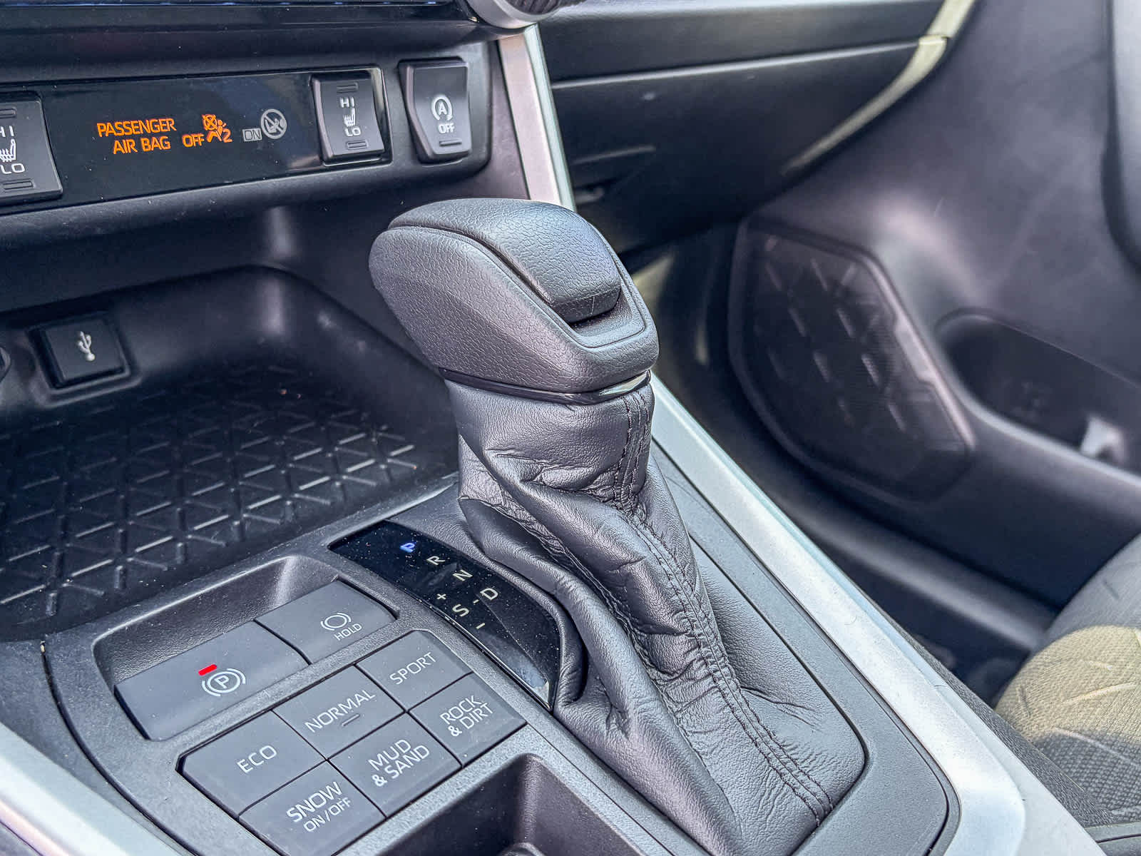 Thumbnail: 2021 Toyota RAV4 - 19