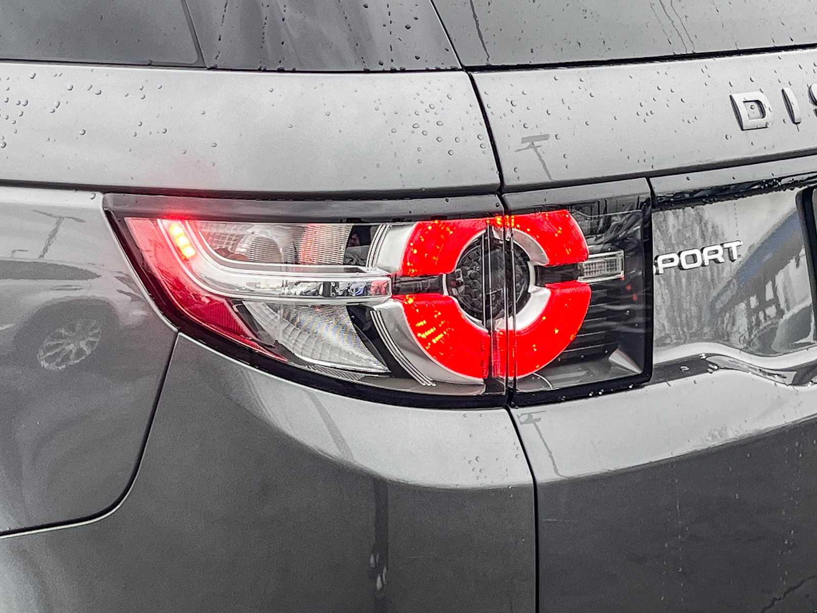 Thumbnail: 2017 Land Rover Discovery Sport - 8