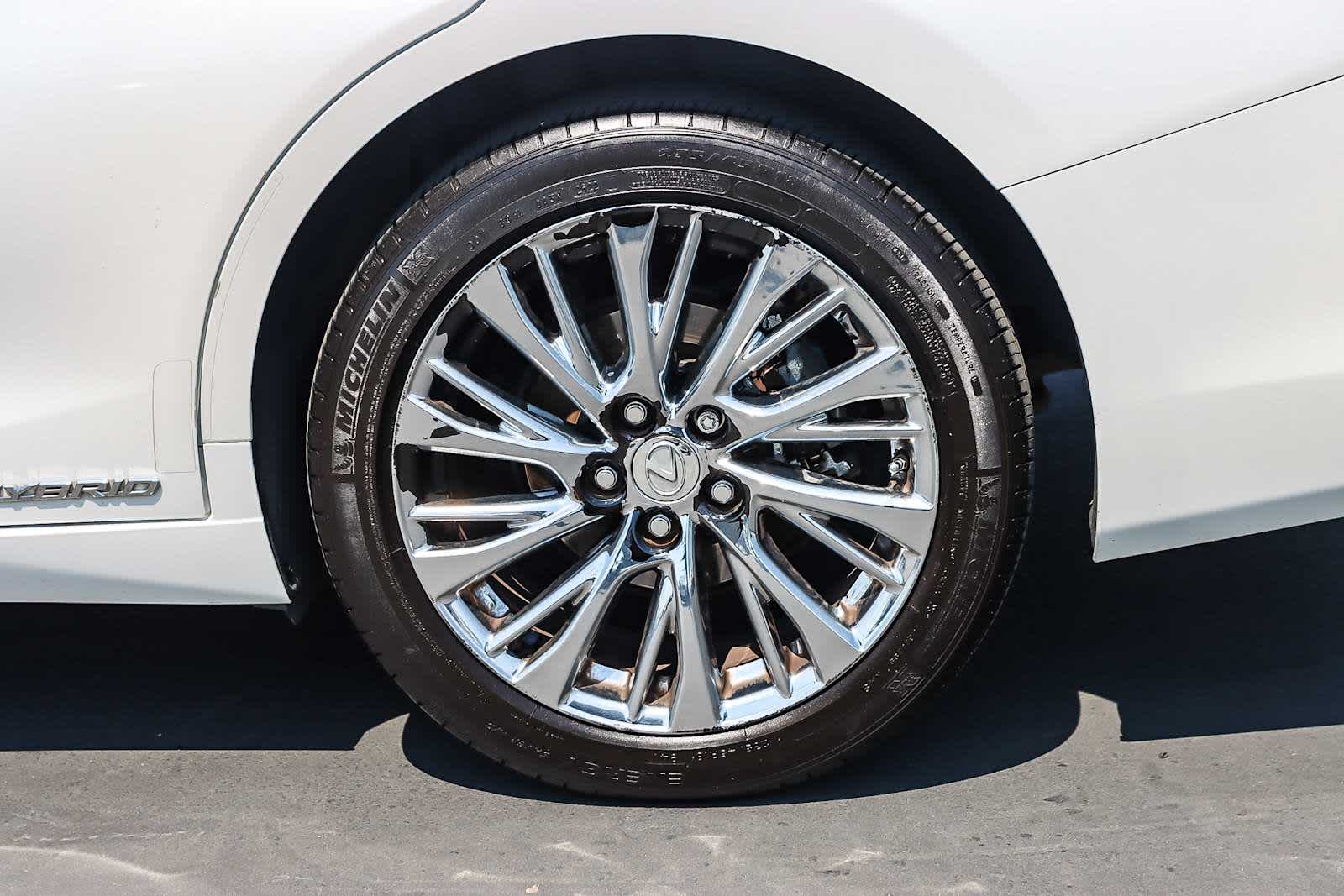 Thumbnail: 2019 Lexus ES - 21