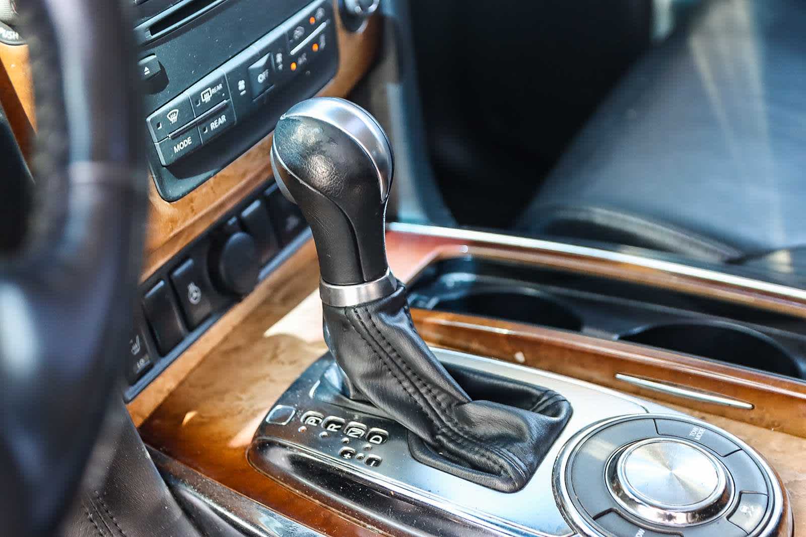 Thumbnail: 2011 INFINITI QX56 - 29