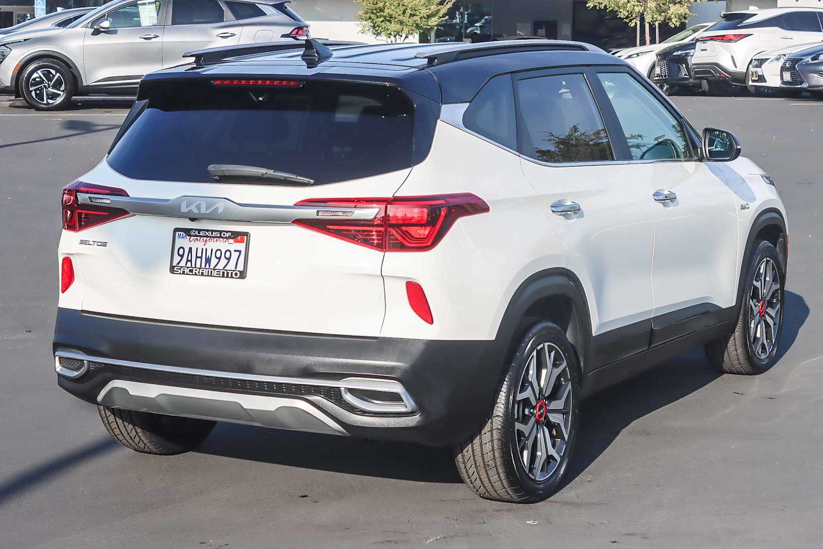 2022 Kia Seltos SX photo 4