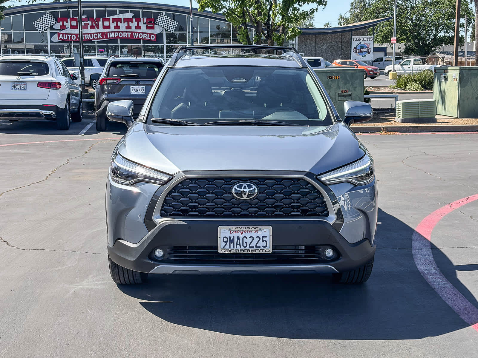 2024 Toyota Corolla Cross XLE photo 5