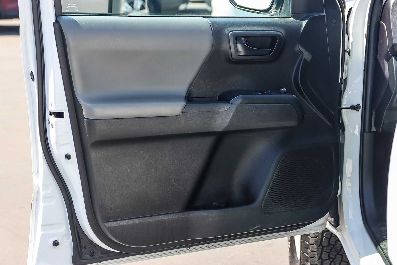 Thumbnail: 2021 Toyota Tacoma - 21