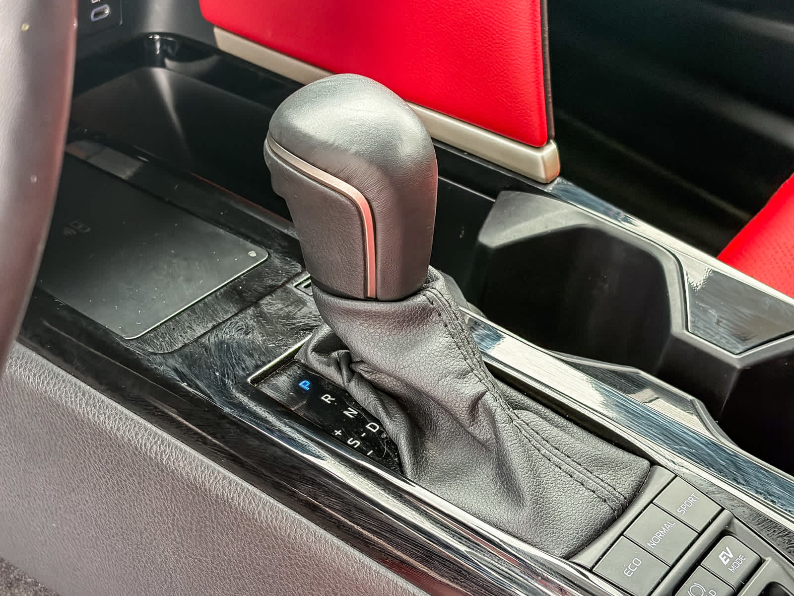 Thumbnail: 2025 Toyota Camry - 18