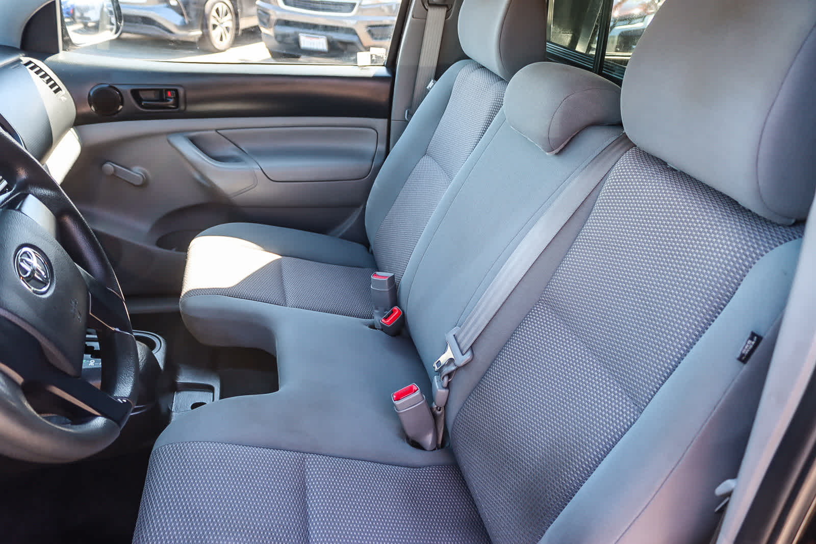 Thumbnail: 2014 Toyota Tacoma - 16