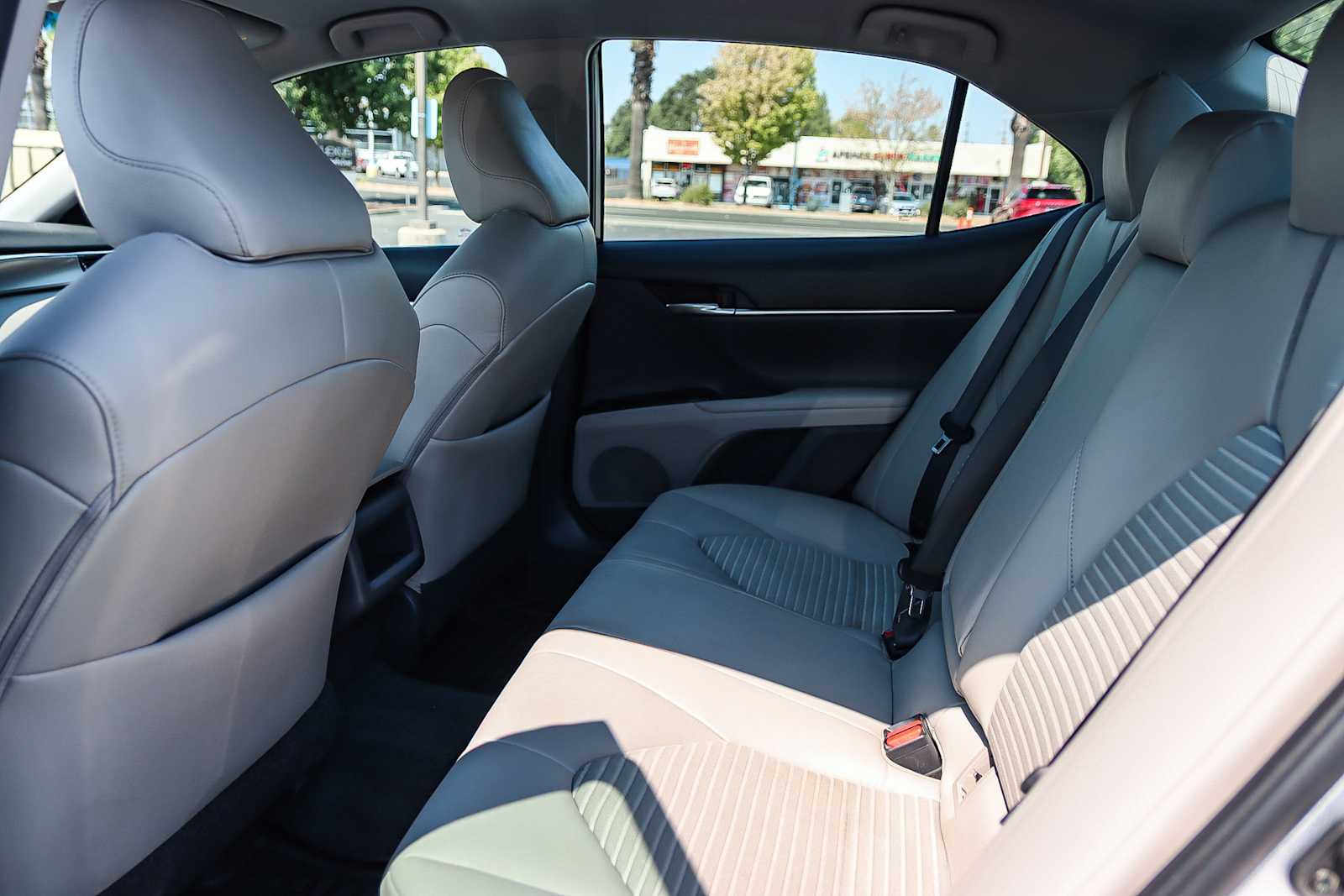 Thumbnail: 2018 Toyota Camry - 24