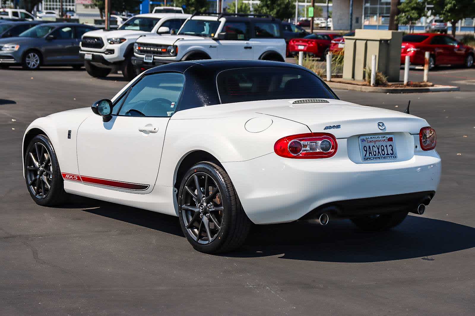 Thumbnail: 2015 Mazda MX-5 Miata - 3