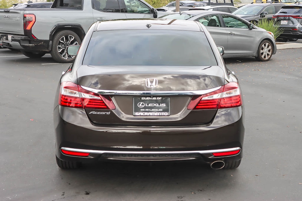 Used 2017 Honda Accord EX-L w/Navi & Honda Sensing Sedan