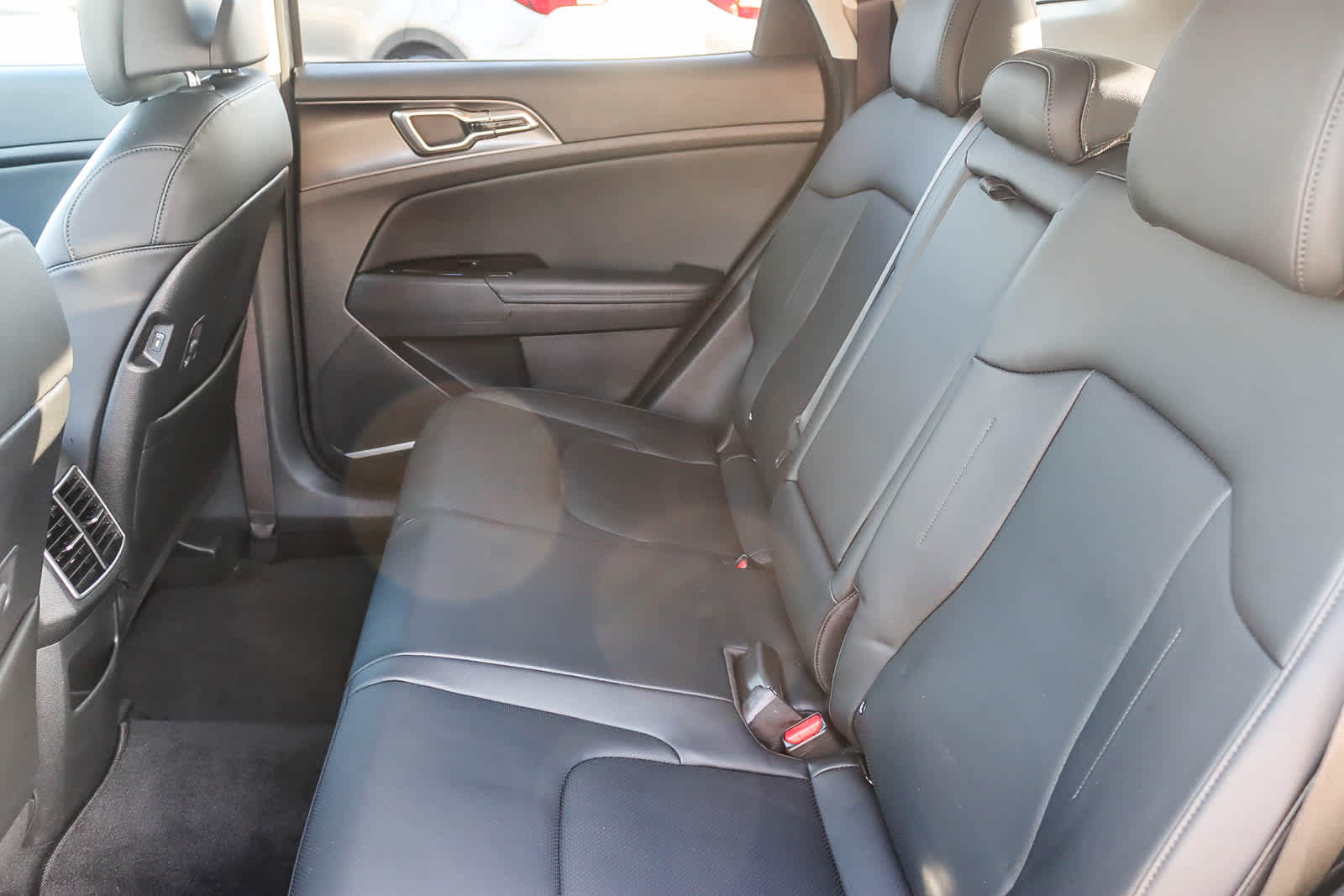 Thumbnail: 2023 Kia Sportage - 17