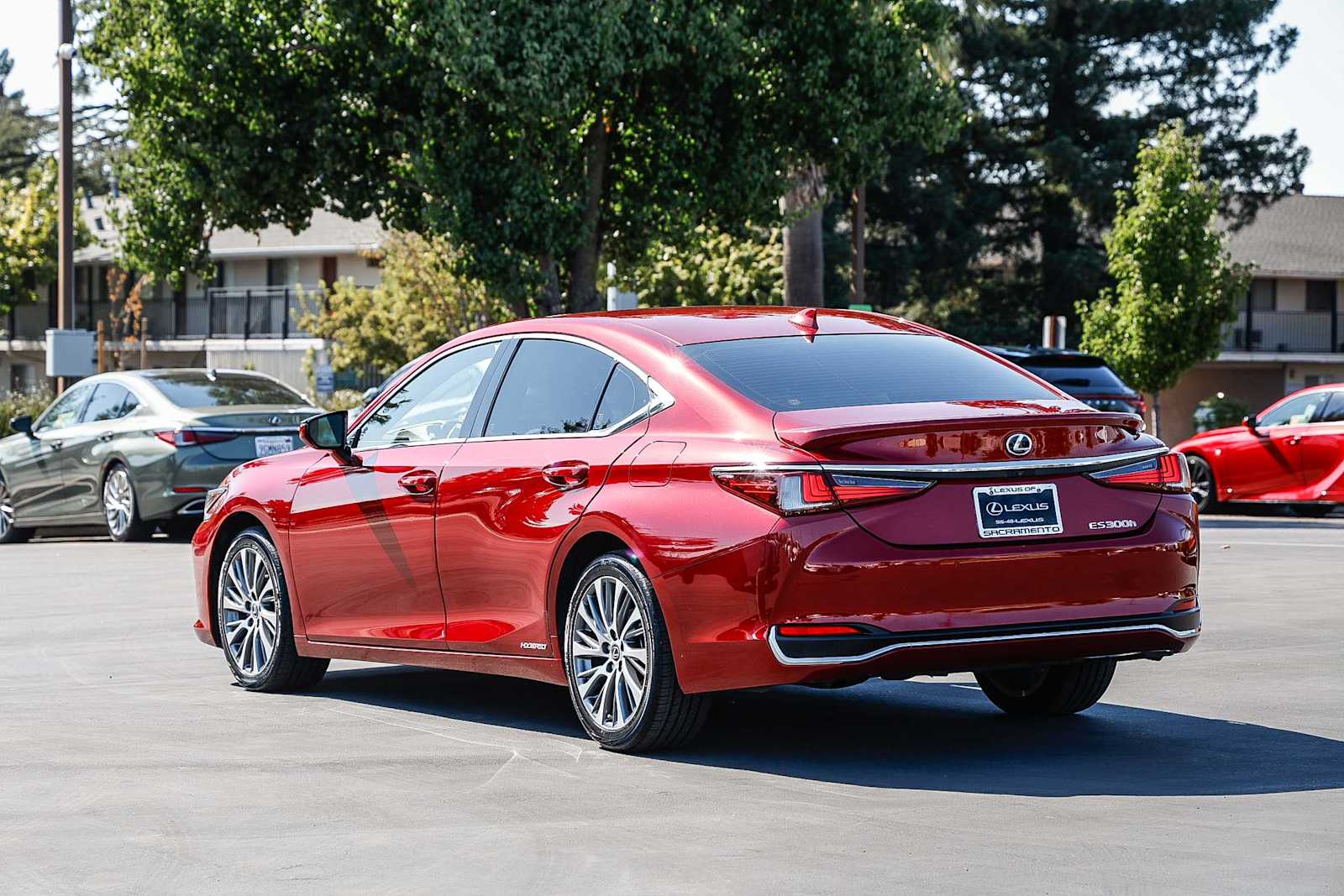 Thumbnail: 2019 Lexus ES - 2