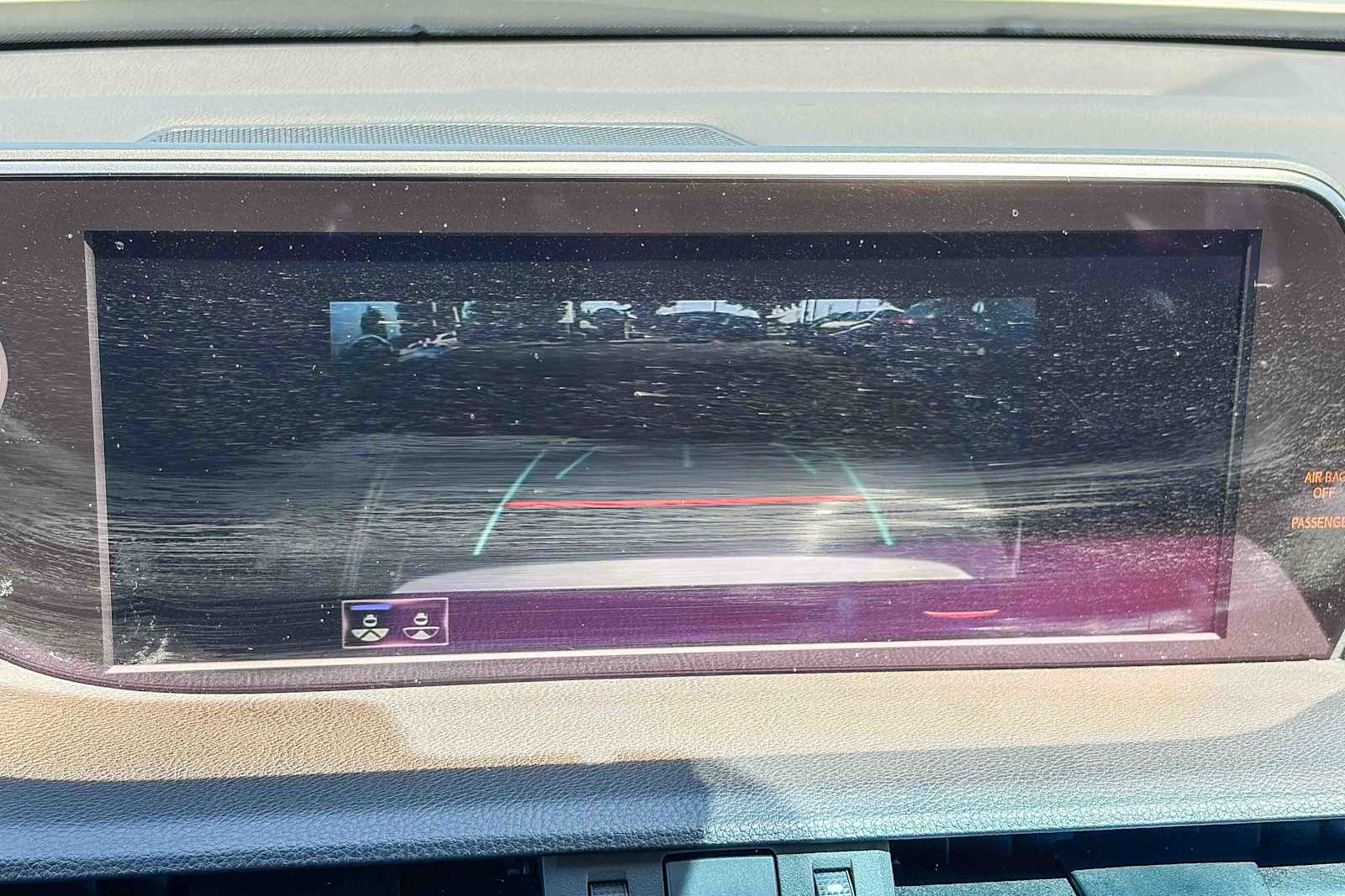 Thumbnail: 2021 Lexus ES - 23