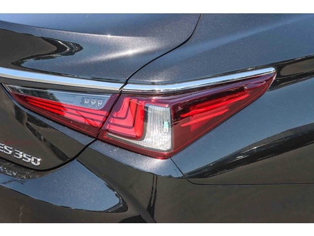 Thumbnail: 2025 Lexus ES - 8