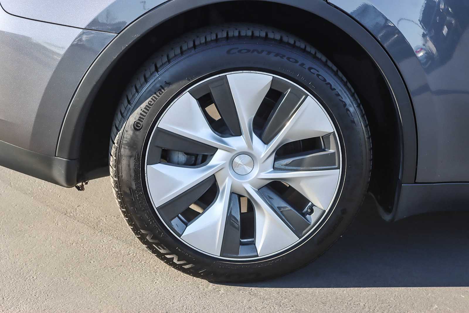 Thumbnail: 2023 Tesla Model Y - 10