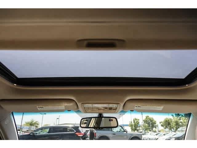 Thumbnail: 2010 Toyota Camry - 15