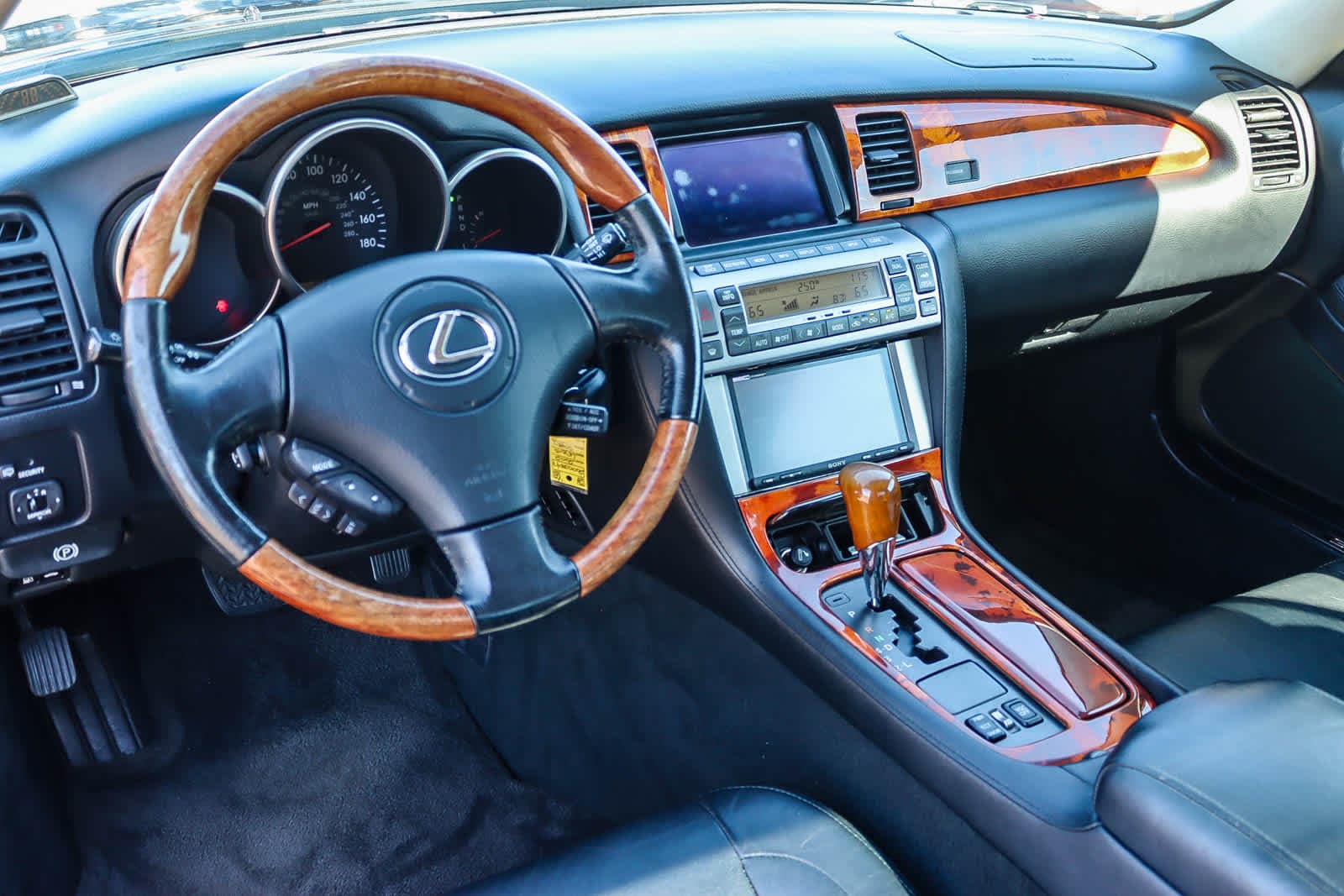 Thumbnail: 2002 Lexus SC - 11