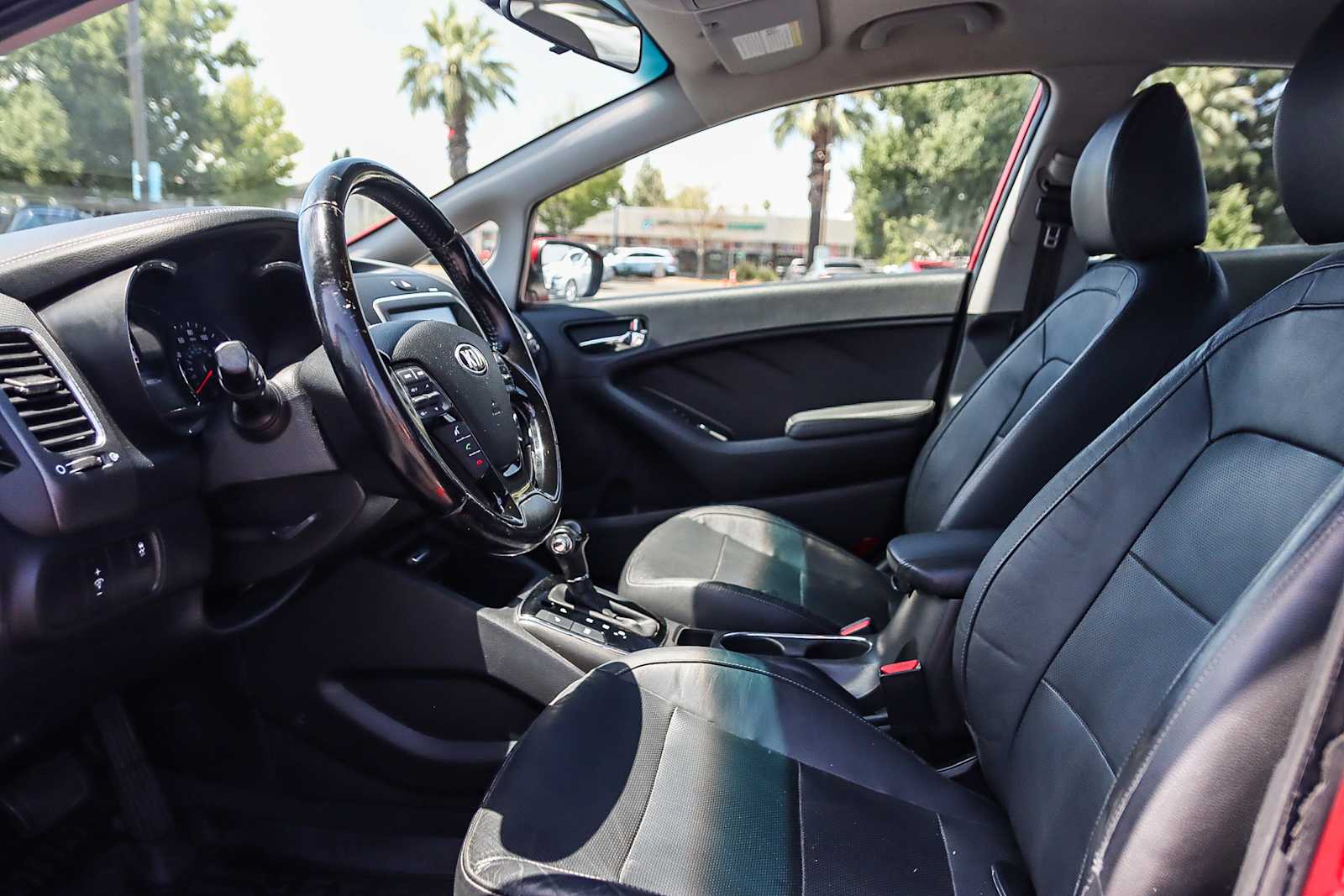 Thumbnail: 2017 Kia Forte - 16