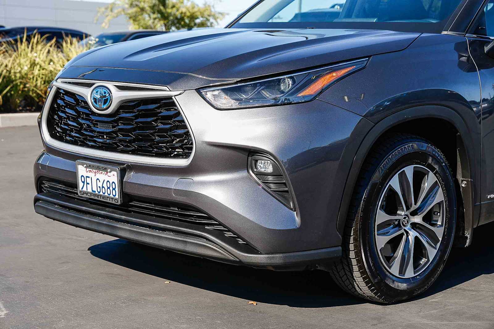 Thumbnail: 2023 Toyota Highlander - 7