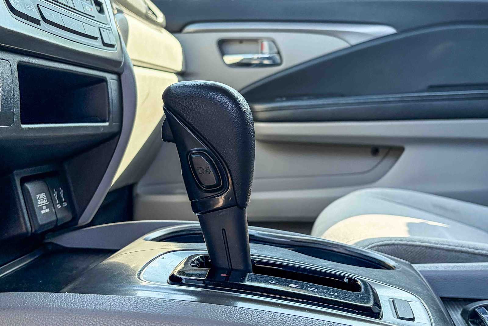 Thumbnail: 2016 Honda Pilot - 22