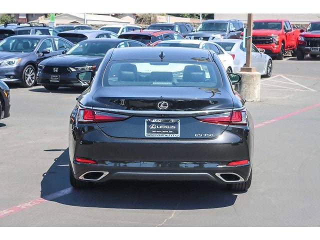 Thumbnail: 2025 Lexus ES - 3