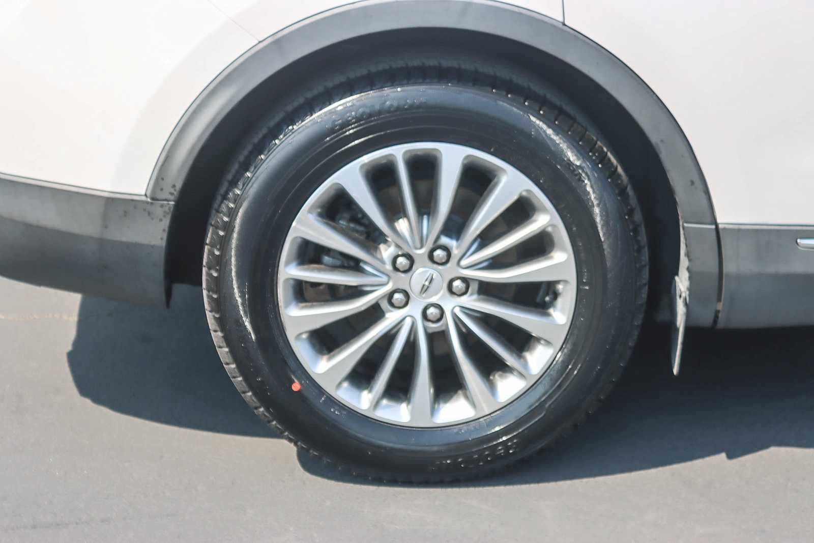 Thumbnail: 2017 Lincoln MKX - 10