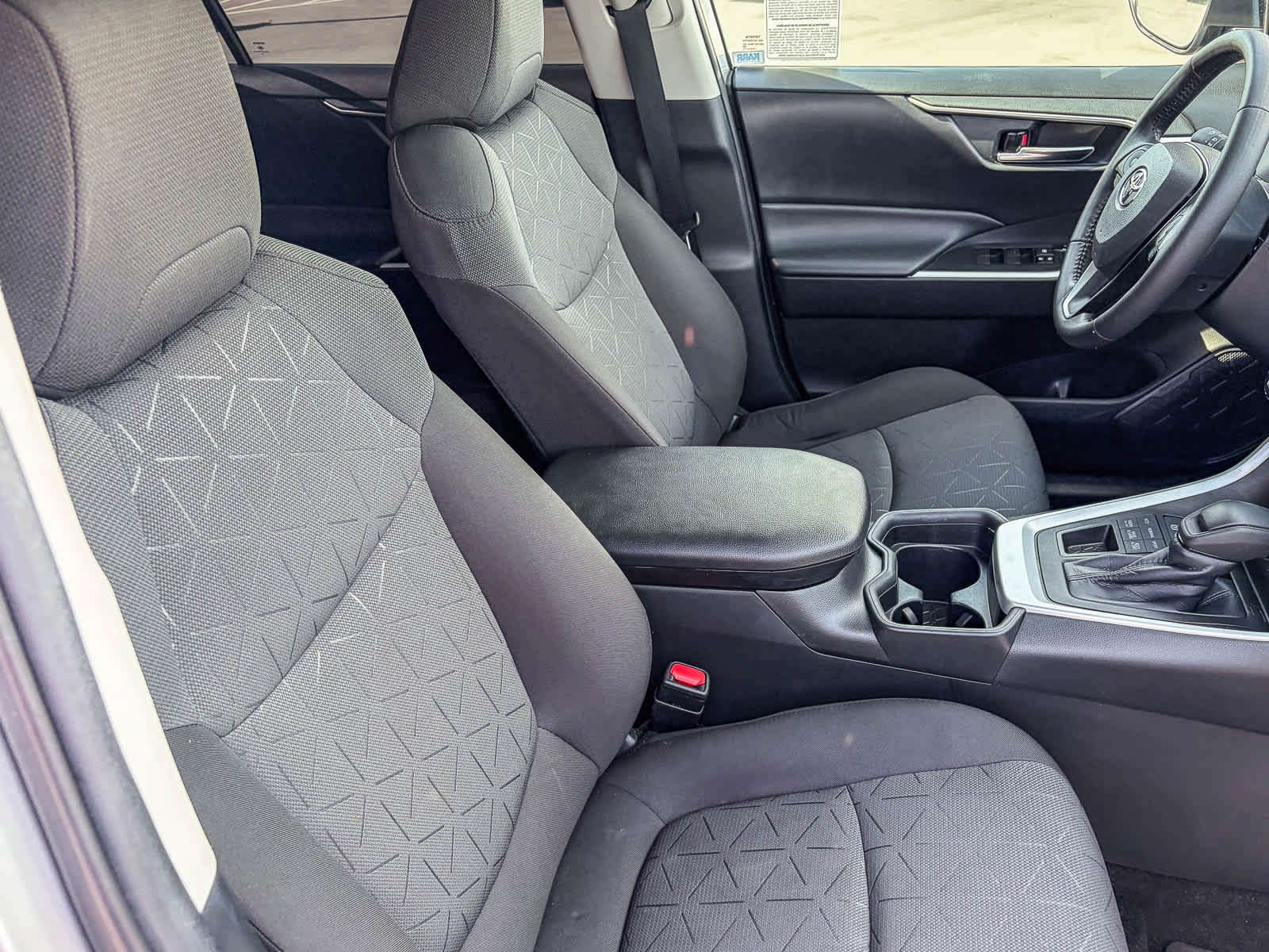 Thumbnail: 2021 Toyota RAV4 - 16