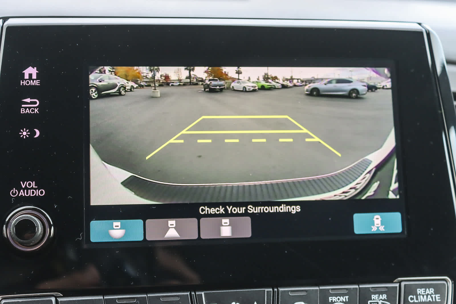 Thumbnail: 2023 Honda Odyssey - 23