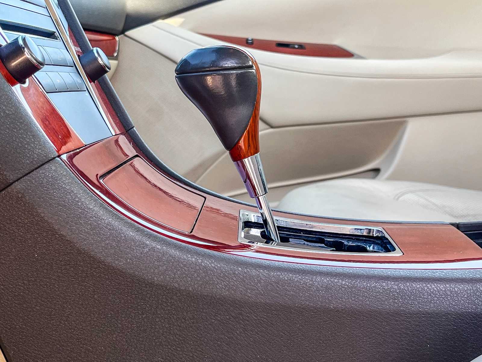 Thumbnail: 2012 Lexus ES - 22