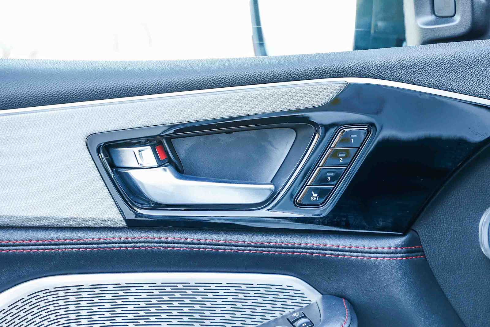 Thumbnail: 2022 Acura MDX - 36