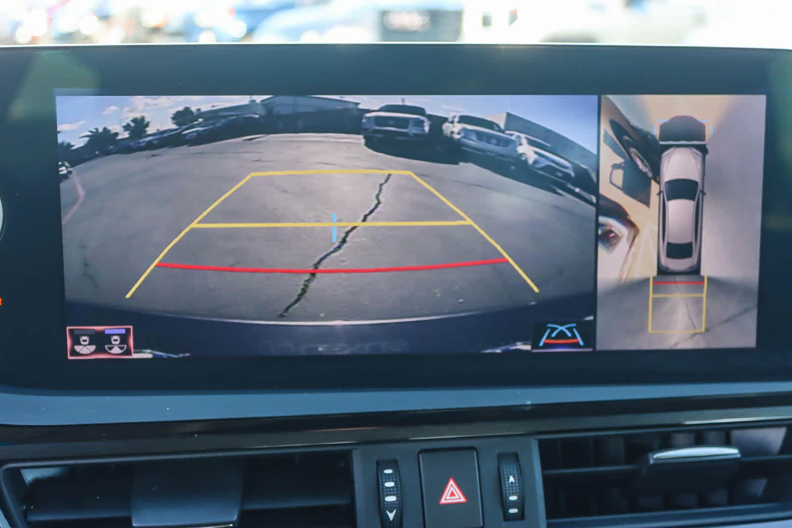 Thumbnail: 2022 Lexus ES - 23